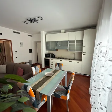 Maison70, 公寓 佩萨罗