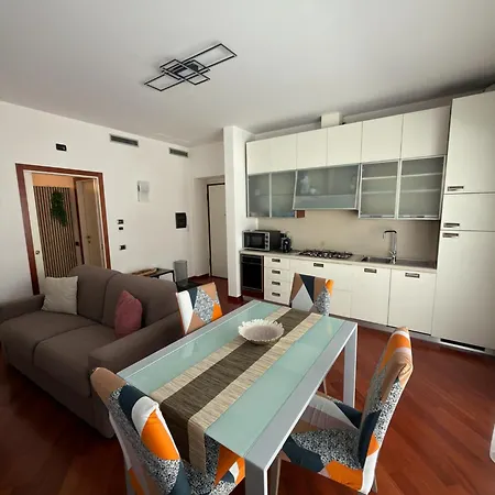 Maison70, * 佩萨罗